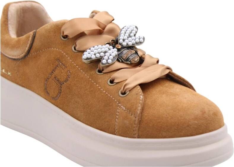 Tosca Blu Mode Sneaker met Duitzendblad Design