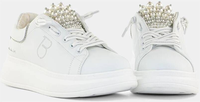 Tosca Blu Witte leren sneakers met parelverrijkte tong