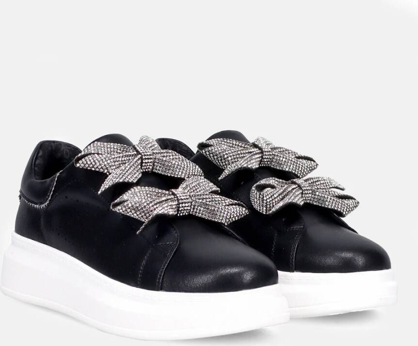 Tosca Blu Zwarte leren instap sneakers met fonkelende strass strikjes Zwart Dames