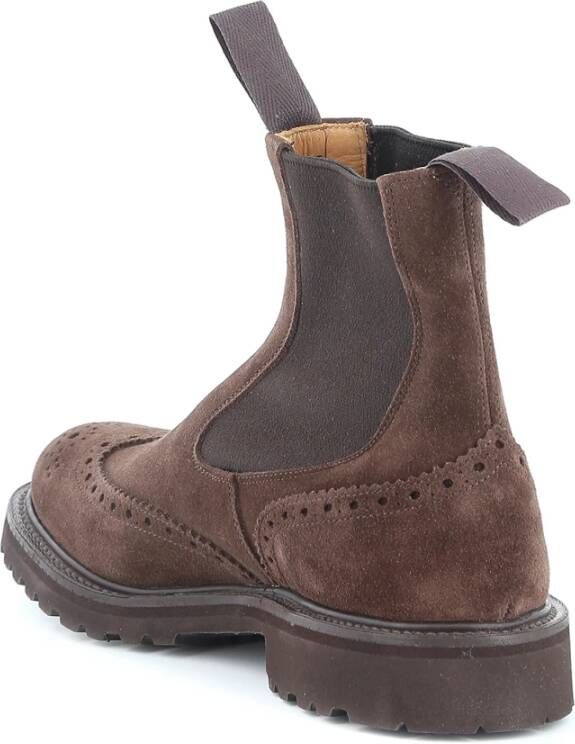 Tricker's Bruine Suède Chelsea Boot met Brogue Detail
