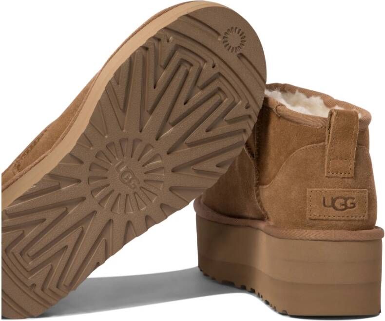 UGG Beige Enkellaarzen met Plateauzool