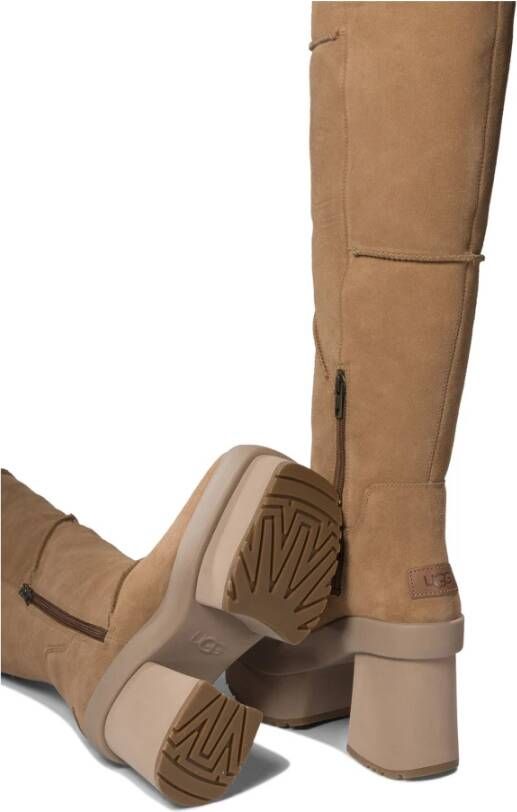 UGG Beige Leren Enkellaarzen Stijlvol