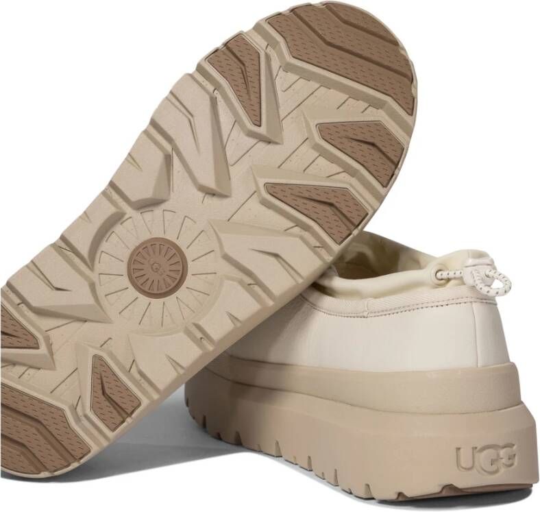 UGG Beige Leren Enkellaarzen Stijlvol