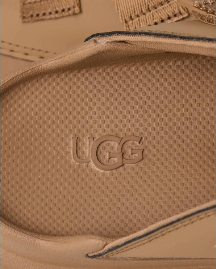 UGG Bruine Sandalen met Klittenbandsluiting
