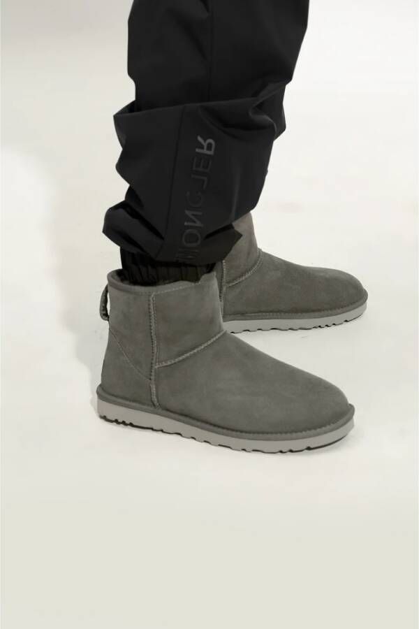 Ugg Klassieke Mini sneeuwlaarzen Gray Heren