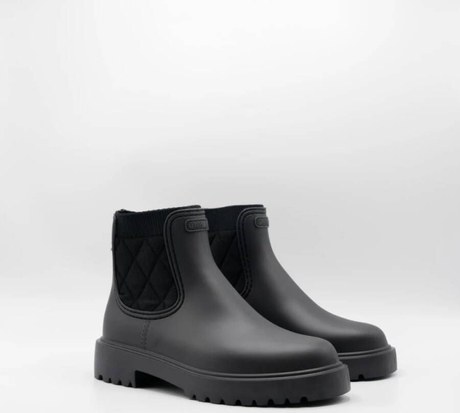 Unisa Chelsea Boots