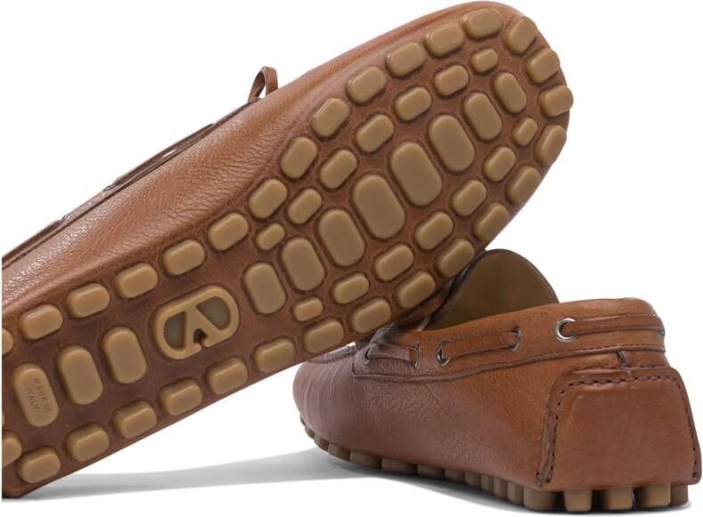 Valentino Garavani Bruine Loafer Schoenen met Rubberen Zolen