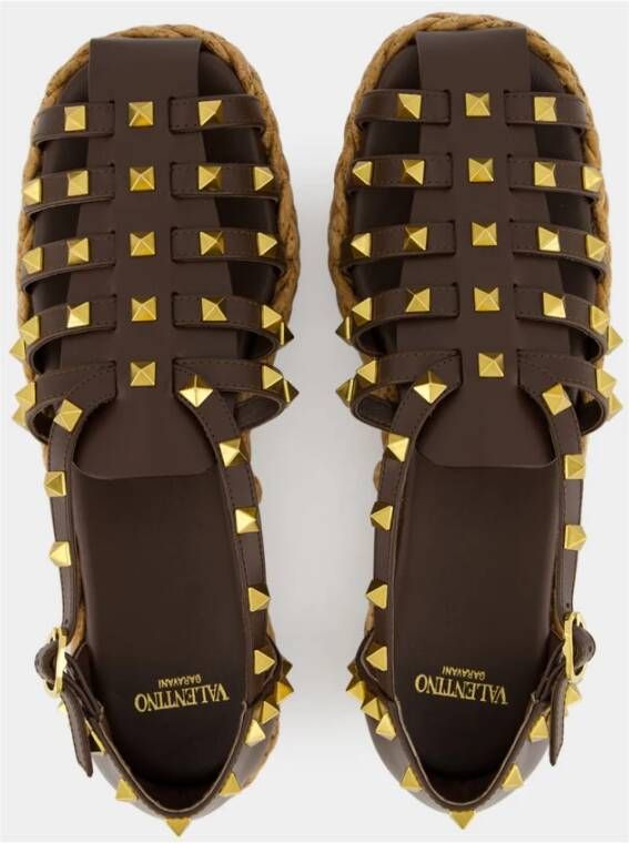 Valentino Garavani Bruine Rockstud Flat Espadrille Sandalen