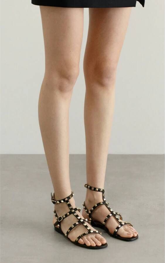 Valentino Garavani Zwarte Studded Platte Sandalen Black Dames