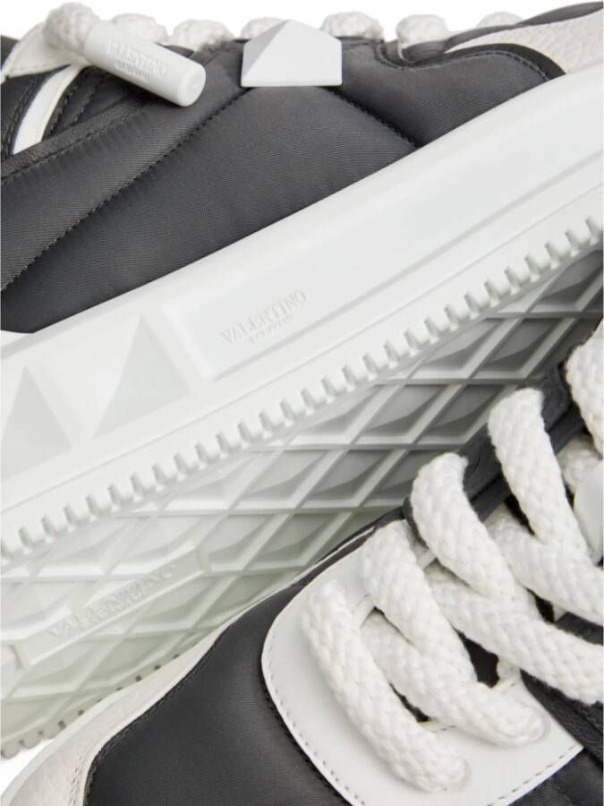 Valentino Garavani Grijze Sneakers voor Mannen Aw24 Gray Heren