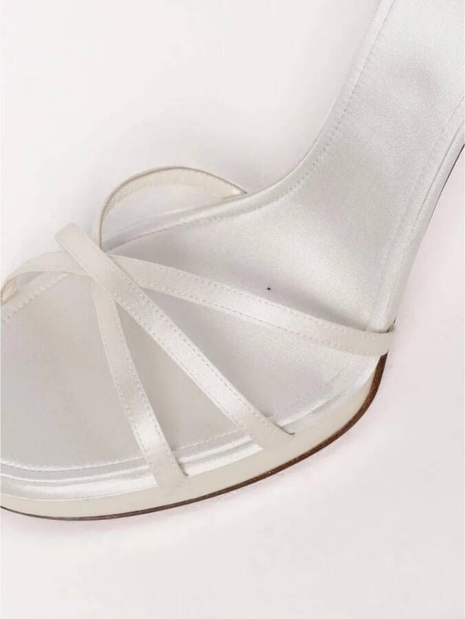 Valentino Garavani Ivoor Enkelband Hak Sandalen