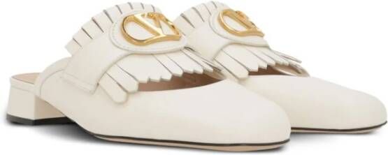 Valentino Garavani Ivory Fringe Cut-Out Sandalen