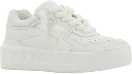 Valentino Garavani Leren Sneakers met Iconische Details White Dames