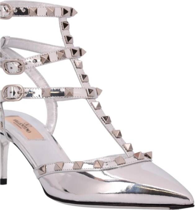 Valentino Garavani Rockstud Pumps met Puntneus