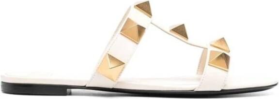 Valentino Garavani Slippers & Mules Roman Stud Slide Sandals in wit