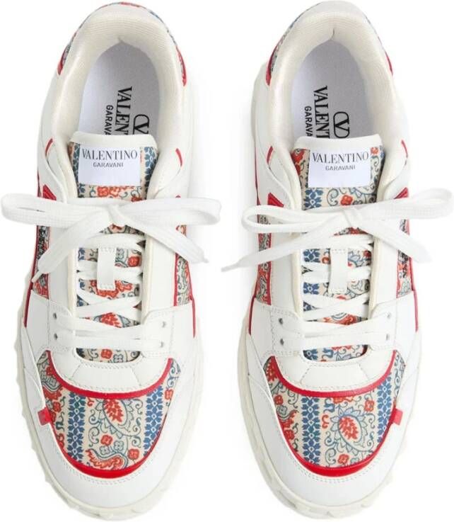 Valentino Garavani Stijlvolle Sneakers met Uniek Design