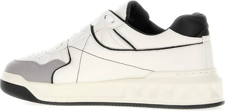 Valentino Garavani Stijlvolle Sneakers voor een Trendy Look