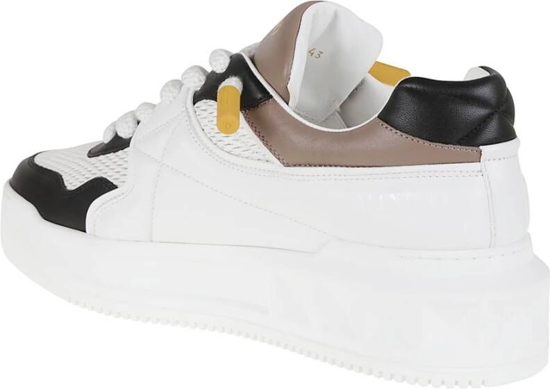 Valentino Garavani Studded Leren Low-Top Sneaker