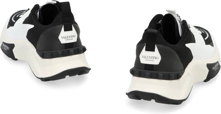 Valentino Garavani True Act Mesh Sneakers met leren details