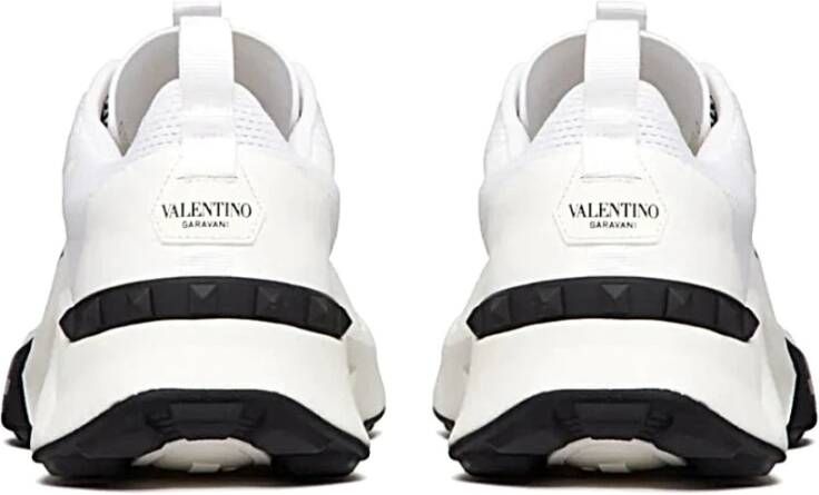 Valentino Garavani Wit-Zwarte Sneaker met Unieke Stijl