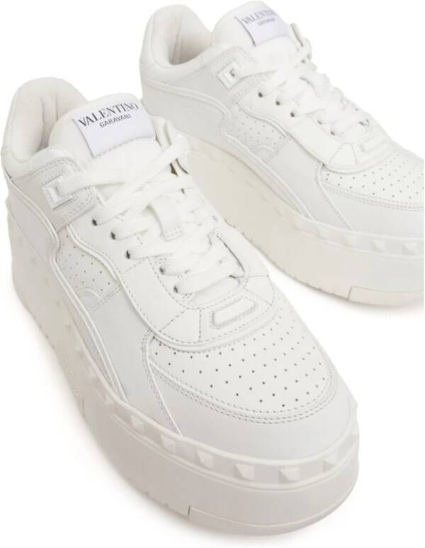 Valentino Garavani Witte Freedots XL Sneakers Italië White Dames