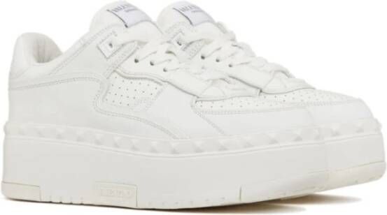 Valentino Garavani Witte Freedots XL Sneakers Italië White Dames