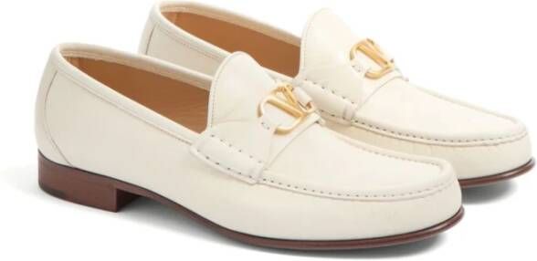 Valentino Garavani Witte platte schoenen Elegante stijl