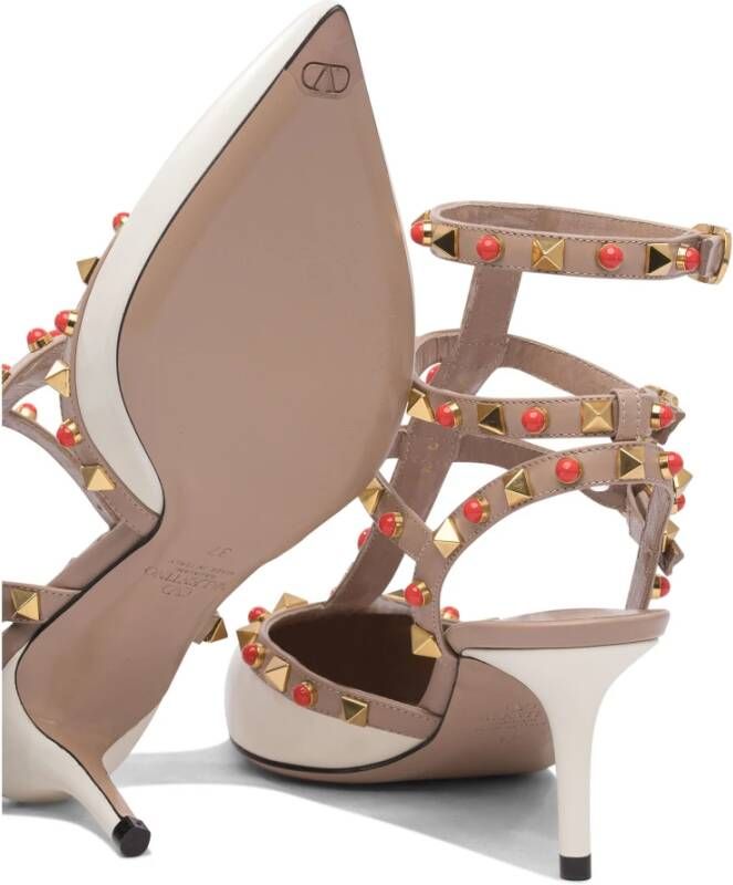 Valentino Garavani Witte Pumps met Cabochon Stenen