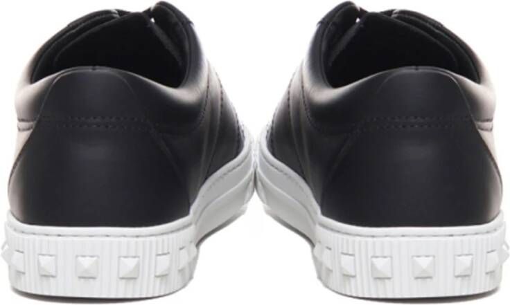 Valentino Garavani Zwarte Leren Sneakers met Stud Details