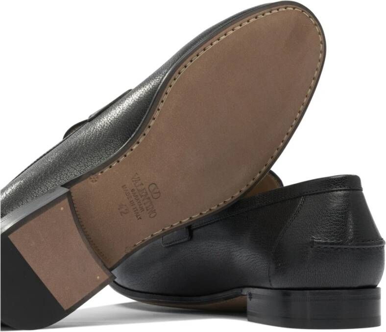 Valentino Garavani Zwarte Loafer Schoenen Vlogo Handtekening