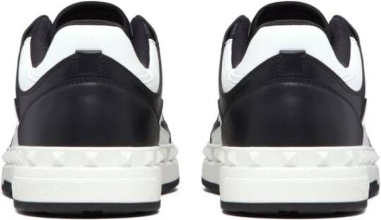 Valentino Garavani Zwarte Sneakers met Rockstud Detail Black Heren