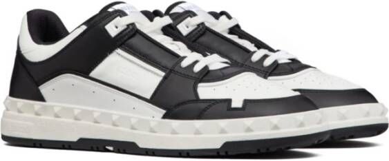 Valentino Garavani Zwarte Sneakers met Rockstud Details Black Heren