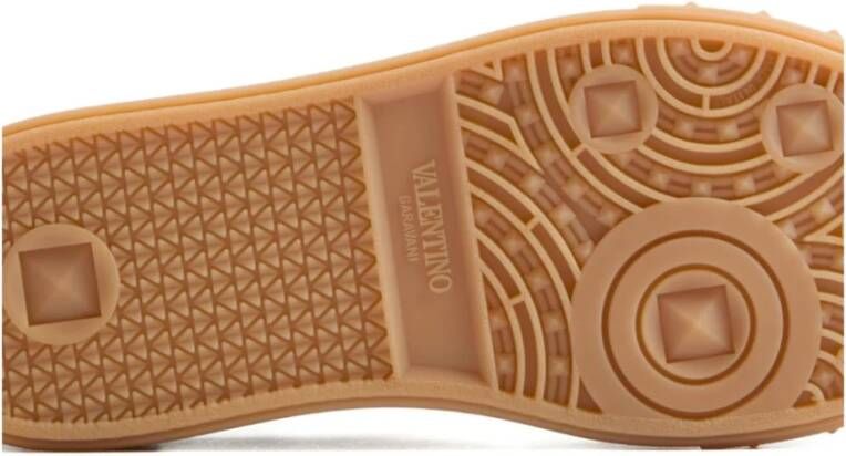 Valentino Garavani Zwarte Sneakers voor een stijlvolle look