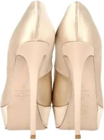 Valentino Vintage Pre-owned Fabric heels Beige Dames