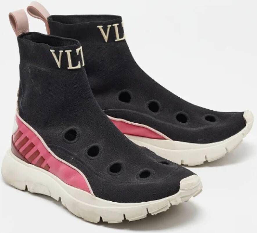 Valentino Vintage Pre-owned Fabric sneakers Black Dames