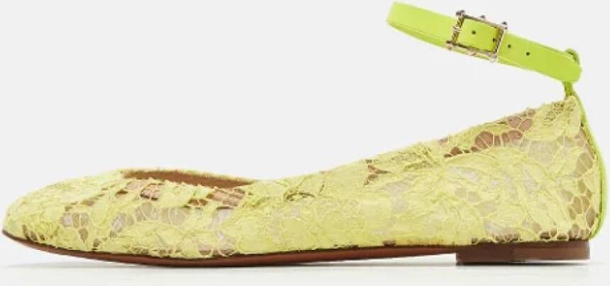 Valentino Vintage Pre-owned Lace flats Yellow Dames