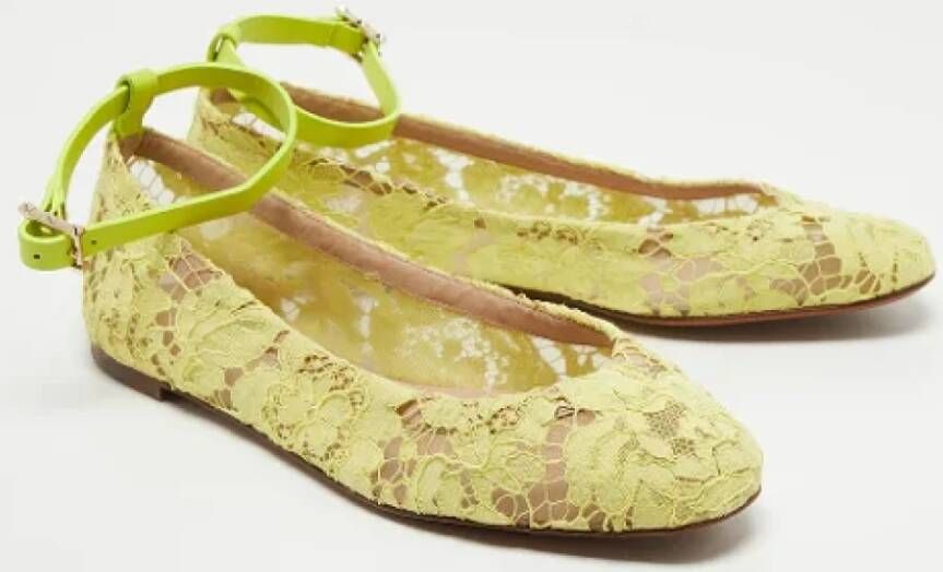 Valentino Vintage Pre-owned Lace flats Yellow Dames