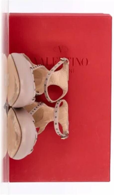 Valentino Vintage Pre-owned Leather flats Beige Dames
