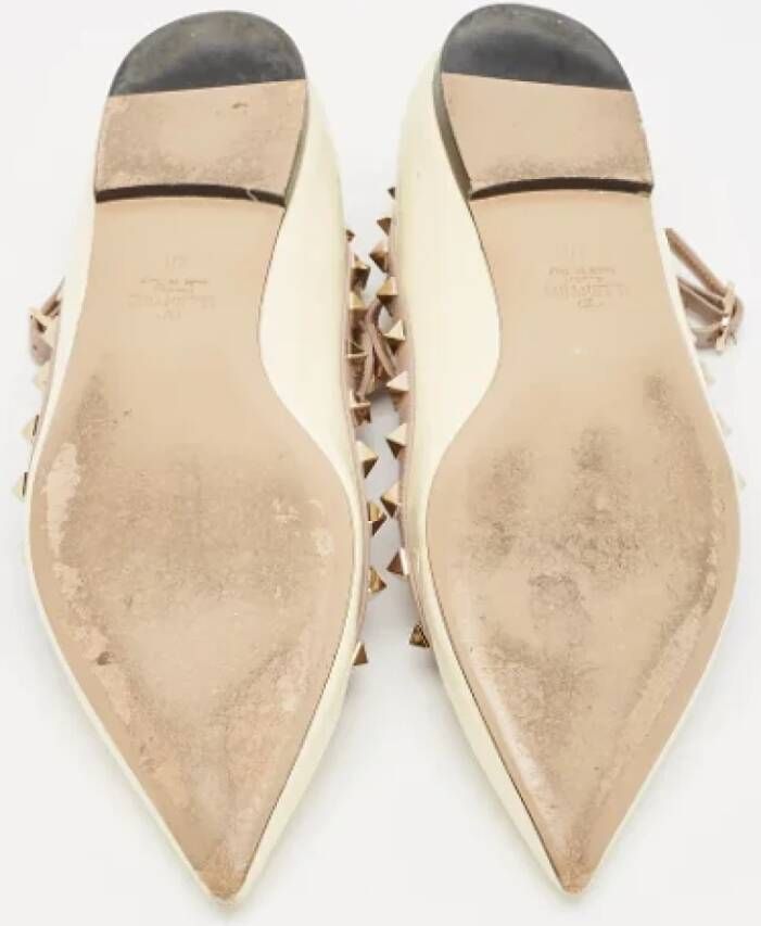Valentino Vintage Pre-owned Leather flats Beige Dames