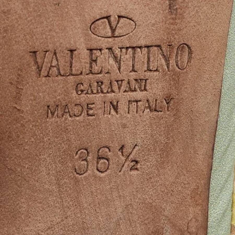 Valentino Vintage Pre-owned Leather heels Beige Dames