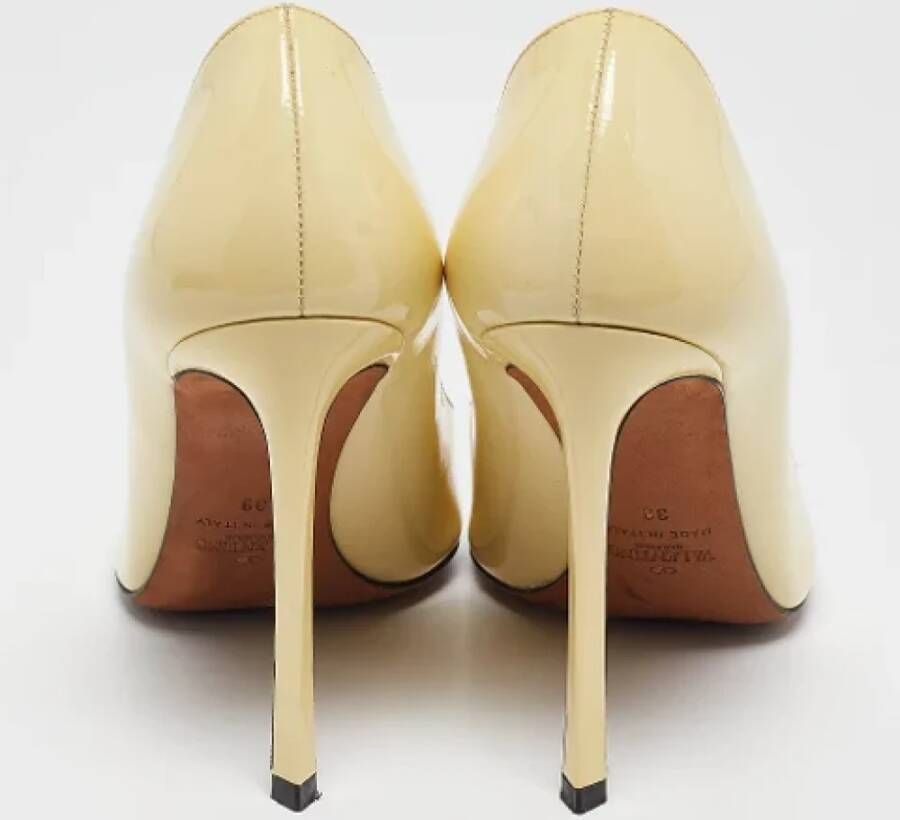 Valentino Vintage Pre-owned Leather heels Beige Dames
