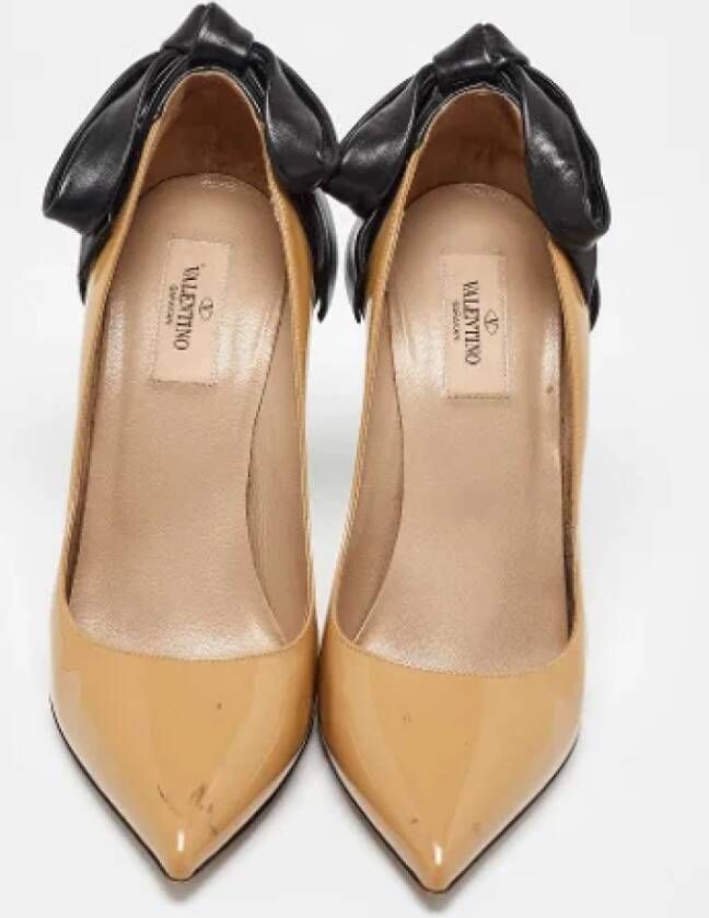 Valentino Vintage Pre-owned Leather heels Beige Dames