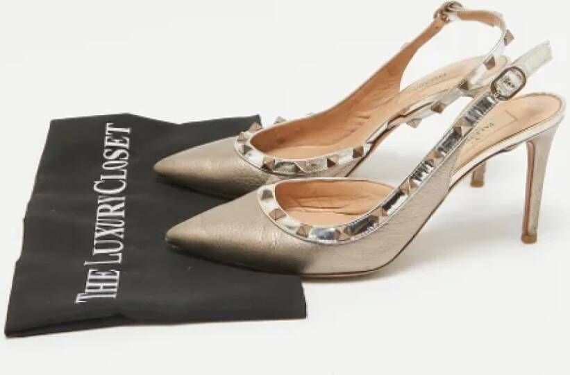 Valentino Vintage Pre-owned Leather heels Beige Dames