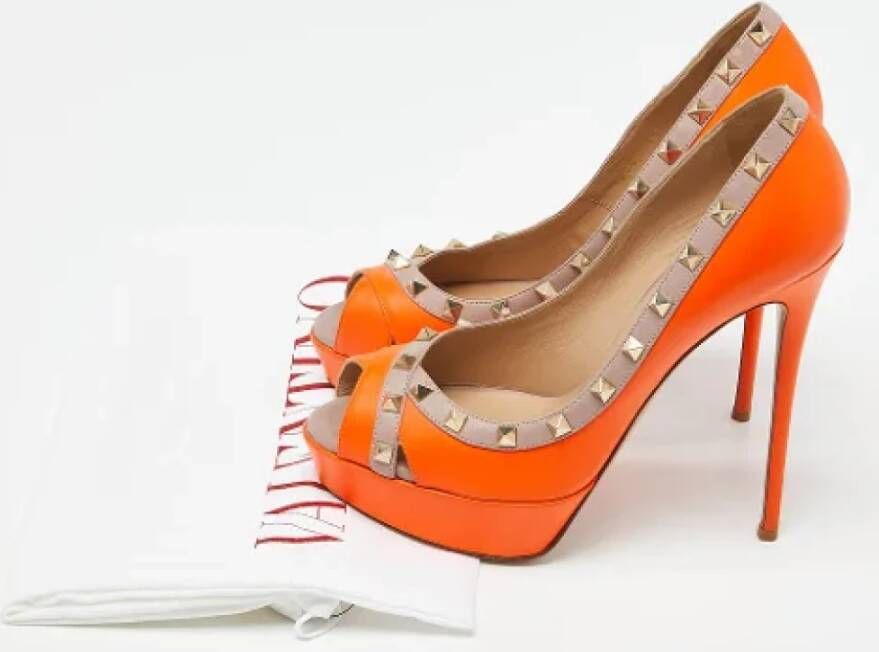 Valentino Vintage Pre-owned Leather heels Orange Dames