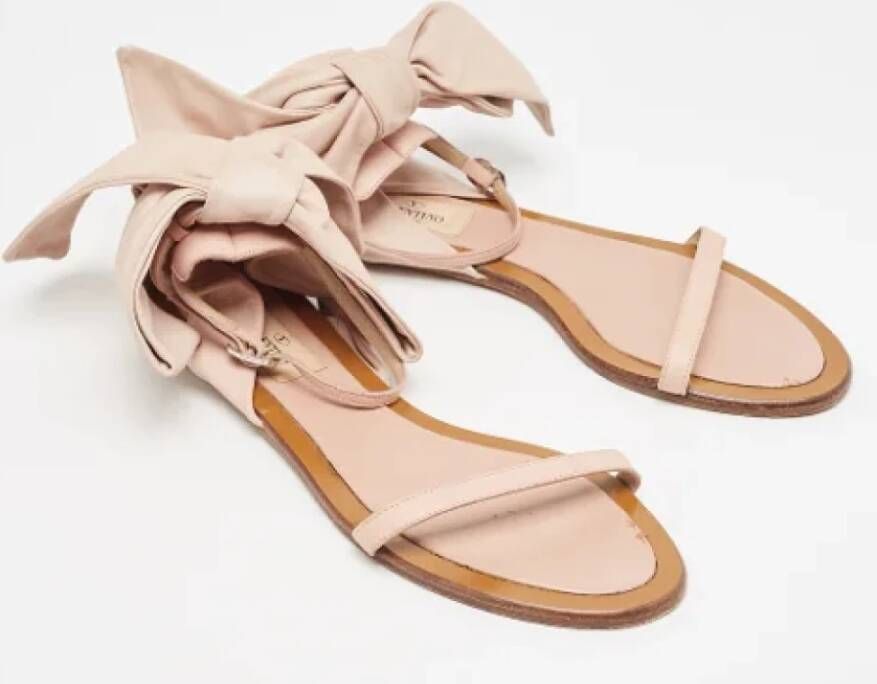 Valentino Vintage Pre-owned Leather sandals Beige Dames