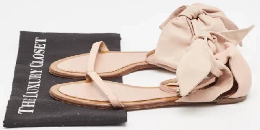 Valentino Vintage Pre-owned Leather sandals Beige Dames