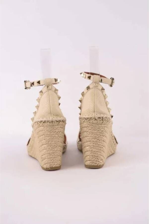 Valentino Vintage Pre-owned Leather sandals Beige Dames