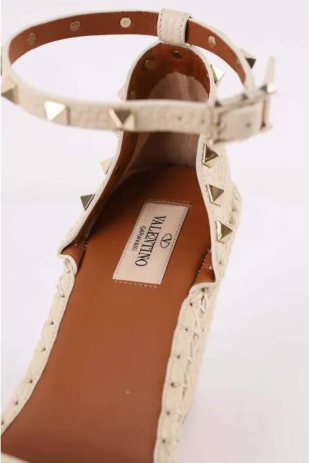 Valentino Vintage Pre-owned Leather sandals Beige Dames