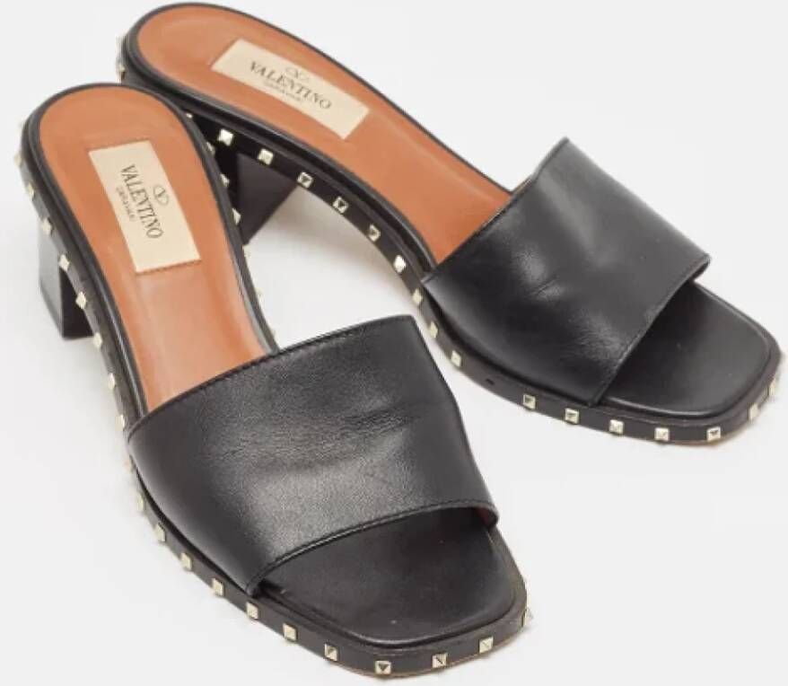 Valentino Vintage Pre-owned Leather sandals Black Dames