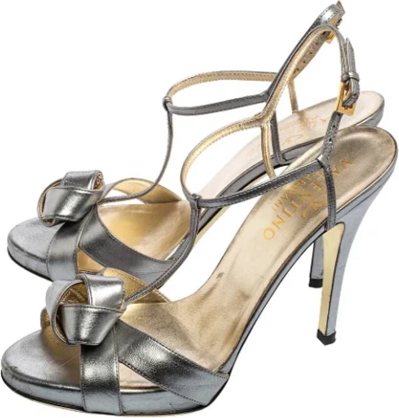 Valentino Vintage Pre-owned Leather sandals Gray Dames